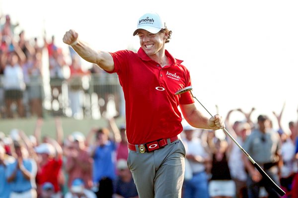 Rory McIlroy celebrates 2012 USPGA win