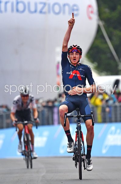 Tao Geoghegan Hart wins Stage 15 Giro d'Italia Piancavallo 2020