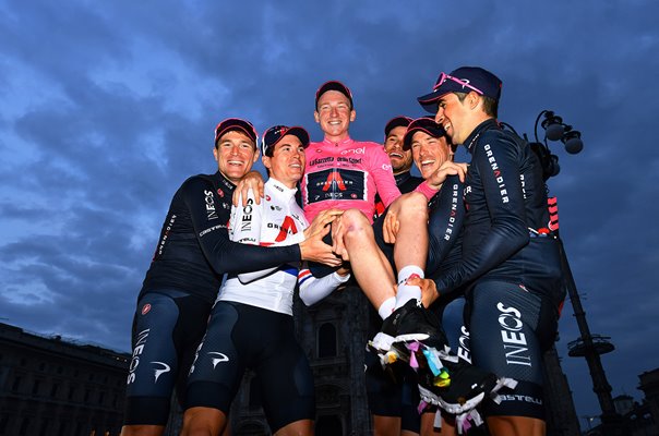 Tao Geoghegan Hart & Team Ineos celebrate Giro victory 2020  