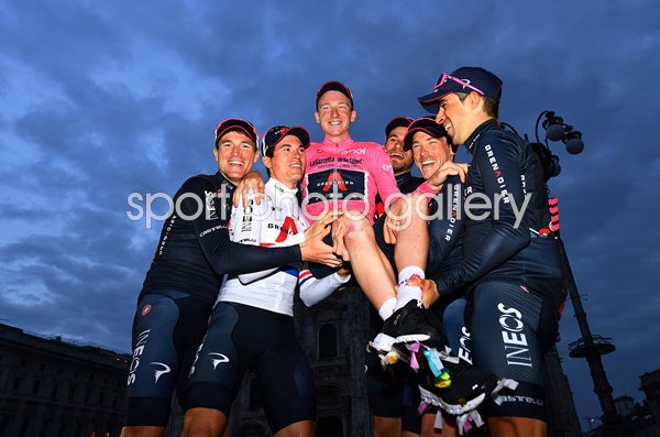 Tao Geoghegan Hart & Team Ineos celebrate Giro victory 2020  