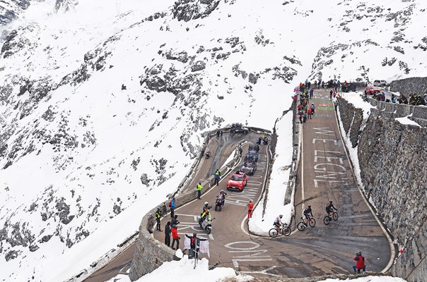 Tao Geoghegan Hart & Jai Hindley Stage 18 Mountains Giro 2020