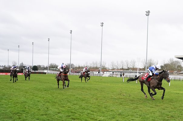 Bryony Frost and Frodon win King George Kempton Races 2020