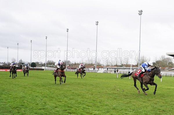 Bryony Frost and Frodon win King George Kempton Races 2020