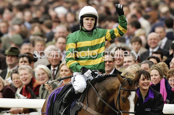 Tony McCoy riding Wichita Lineman win Novices Hurdle Cheltenham 2007