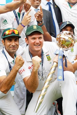 Graeme Smith captains South Africa to #1