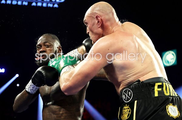 Tyson Fury punches Deontay Wilder MGM Las Vegas 2020