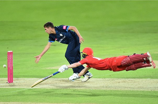 Samuel Conners v Alex Davies Derbyshire v Lancashire T20 Vitality Blast 2020