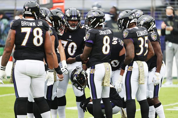 Lamar Jackson leads Baltimore Ravens Huddle v Titans 2020