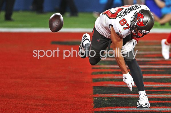 Rob Gronkowski Tampa Bay Buccaneers Touchdown Spike Super Bowl 2021