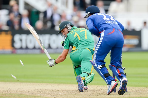 Craig Kieswetter stumps AB De Villiers Lord's 2012