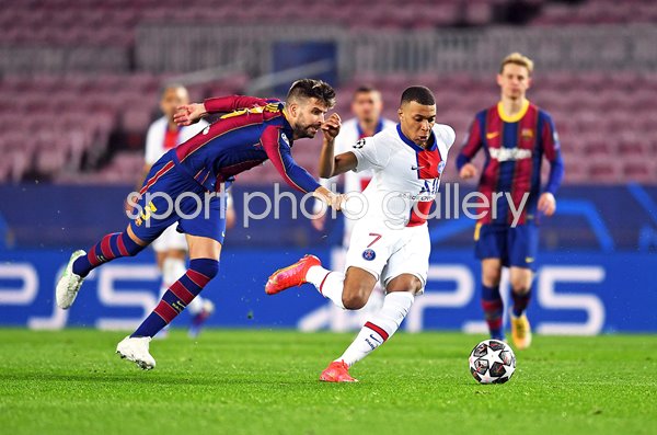 Kylian Mbappe PSG beats despairing shirt grab by Gerard Pique Barcelona 2021