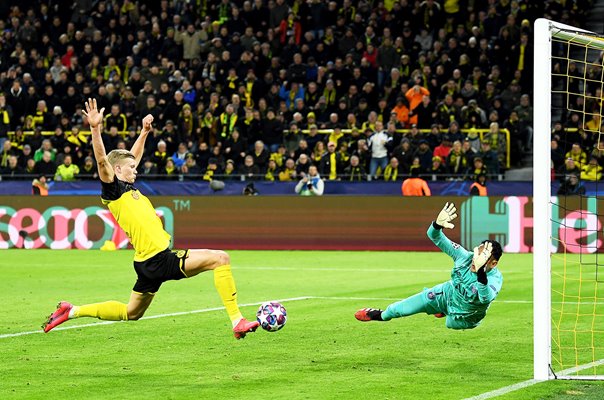 Erling Haaland Borussia Dortmund scores v PSG Champions League 2020