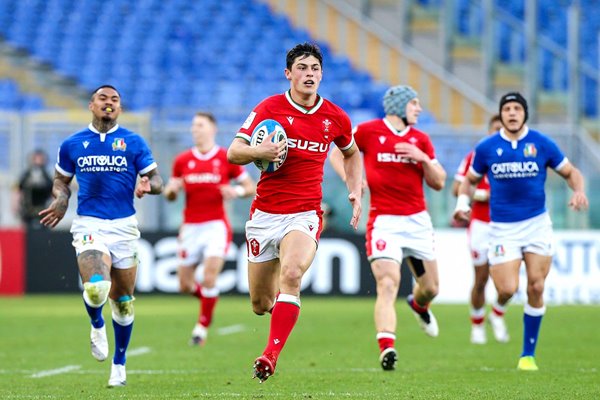 Louis Rees-Zammit Wales scores v Italy Rome Six Nations 2021