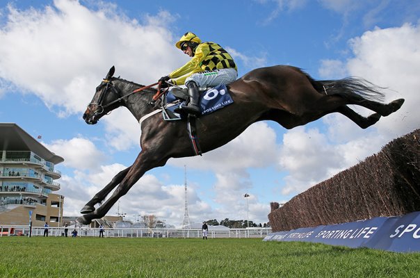 Shishkin ridden by Nico de Boinville Cheltenham Festival 2021 