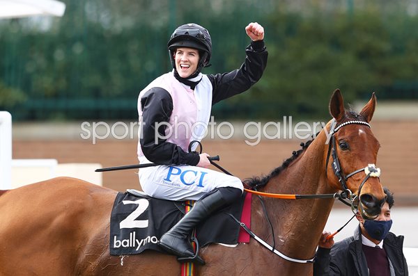 Rachael Blackmore wins Ballymore Novices' Hurdle Cheltenham 2021
