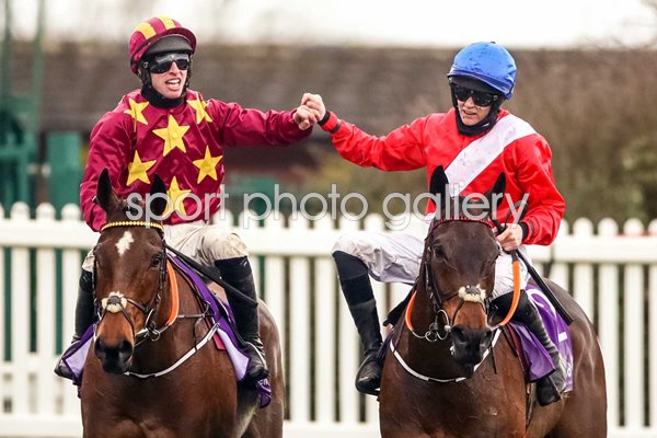 Minella Indo & Jack Kennedy (left) Rachel Blackmore & A Plus Tard Gold Cup 2021