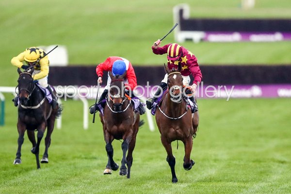 Minella Indo ridden by Jack Kennedy win Gold Cup Cheltenham 2021