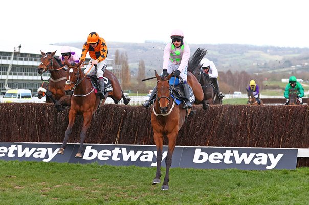 Put The Kettle On ridden by Aidan Coleman Cheltenham Festival 2021 