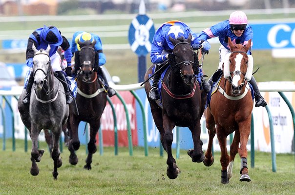 Mighty Thunder ridden by Tom Scudamore wins Scottish Grand National 2021