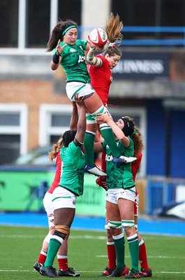 Gwen Crabb Wales v Nichola Fryday Ireland Women's Six Nations 2021