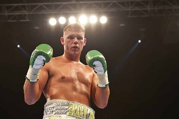 Billy Joe Saunders defeats Yoann Bloyer London 2015