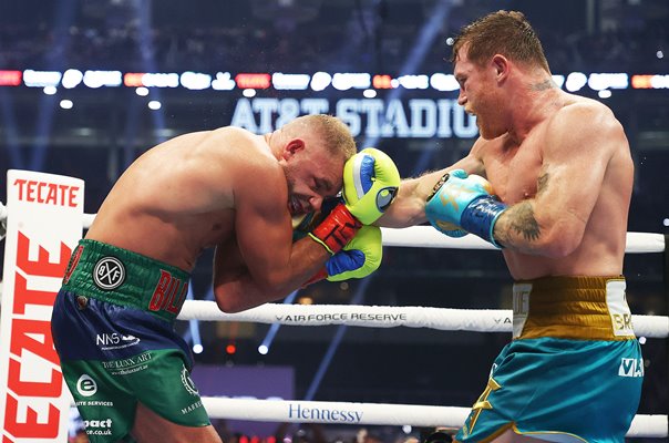 Canelo Alvarez beats Billy Joe Saunders World Title Fight Texas 2021