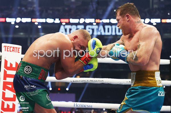 Canelo Alvarez beats Billy Joe Saunders World Title Fight Texas 2021