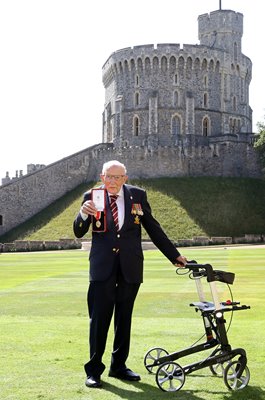 Captain Sir Thomas Moore Knighthood Windsor Castle 2020