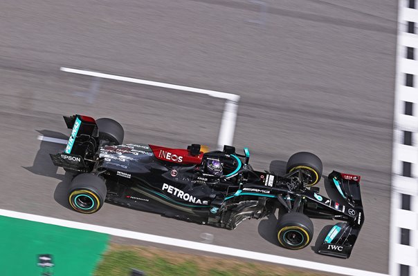 Lewis Hamilton crosses finish line to win Spain Grand Prix 2021
