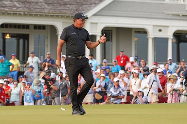 Phil Mickelson USA 18th Green Round 3 USPGA Kiawah Island 2021