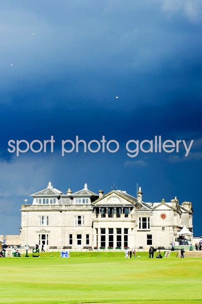 St Andrews Clubhouse - Under the Weather