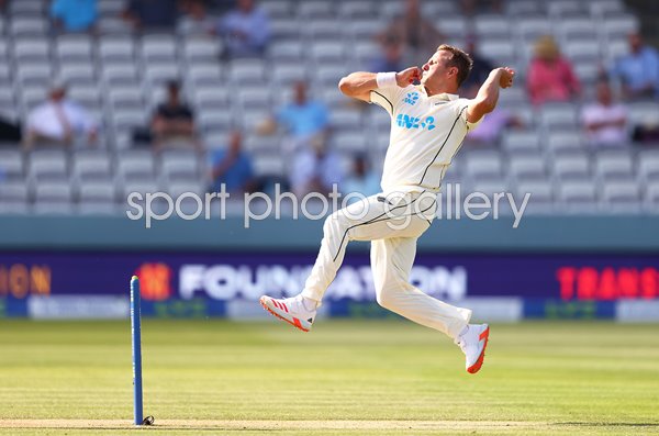 Neil Wagner New Zealand bowls v England Lord's Test 2021