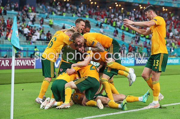 Wales celebrate Connor Roberts winning goal v Turkey Baku Euro 2020 