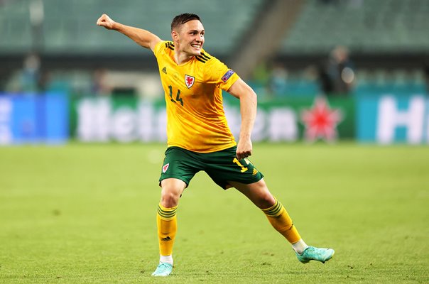 Connor Roberts Wales celebrates winner v Turkey Euro 2020 