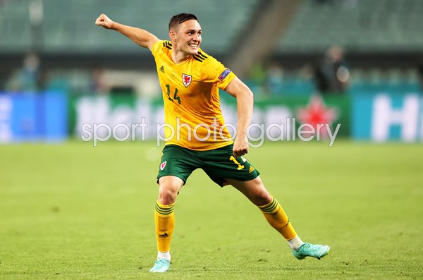 Connor Roberts Wales celebrates winner v Turkey Euro 2020 