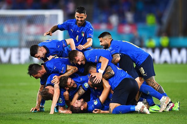 Italy celebrate goal v Switzerland Rome Euro 2020 