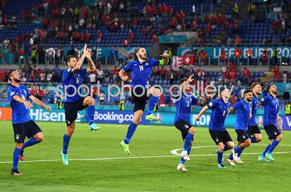 Italy celebrate win v Switzerland Olimpico Stadium Rome Euro 2020 