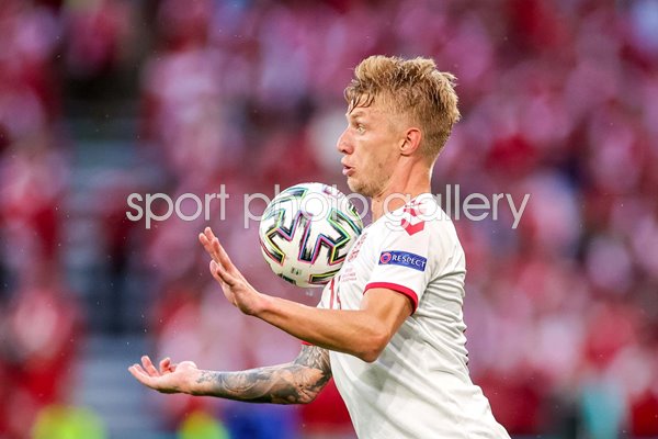 Daniel Wass Denmark in control v Russia Euro 2020 