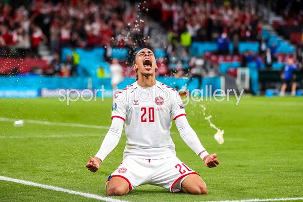 Yussuf Poulsen Denmark celebrates goal v Russia Euro 2020 