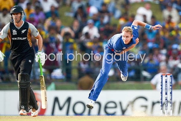 Stuart Broad bowls World T20 2012