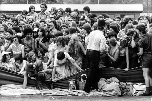 Crowds overwhelm police Ilie Nastase Mania Wimbledon 1977