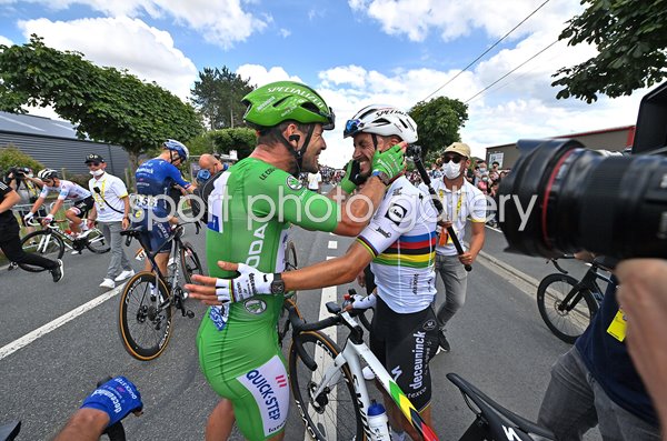 Mark Cavendish & Julian Alaphilippe celebrate Stage 6 Tour de France 2021 