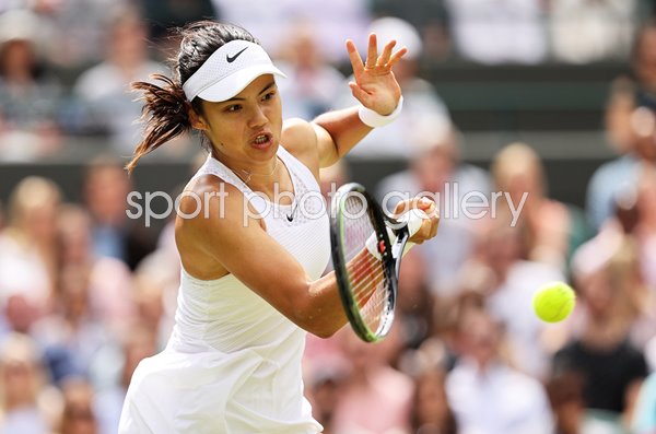 Emma Raducanu Great Britain forehand Wimbledon 2021