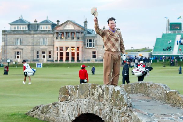 Tom Watson Farewell - Swilken Bridge - St Andrews 2010