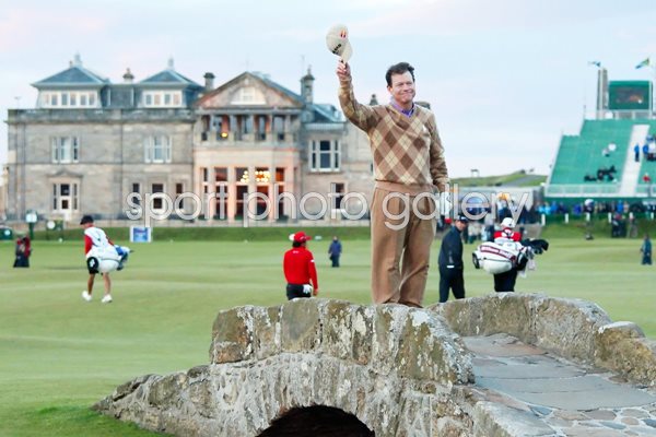 Tom Watson Farewell - Swilken Bridge - St Andrews 2010