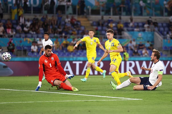 Harry Kane England scores v Ukraine Rome Euro 2020