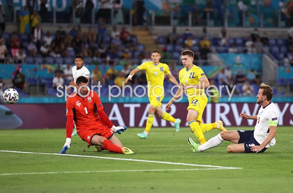 Harry Kane England scores v Ukraine Rome Euro 2020