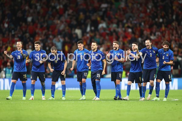 Italy players celebrate penalty shoot out v Spain Semi Final Euro 2020 