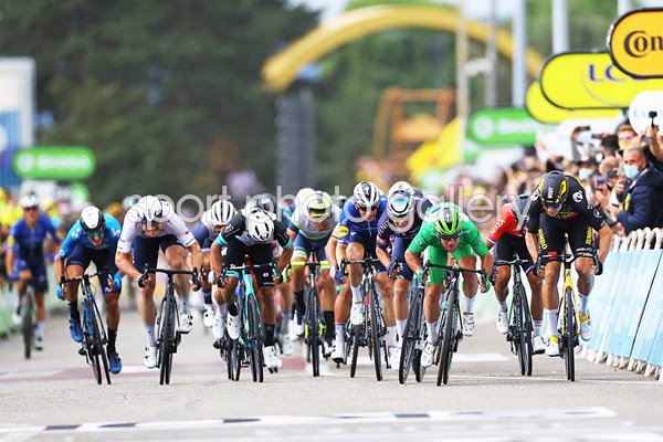 Mark Cavendish Great Britain wins Stage 10 Tour de France 2021  
