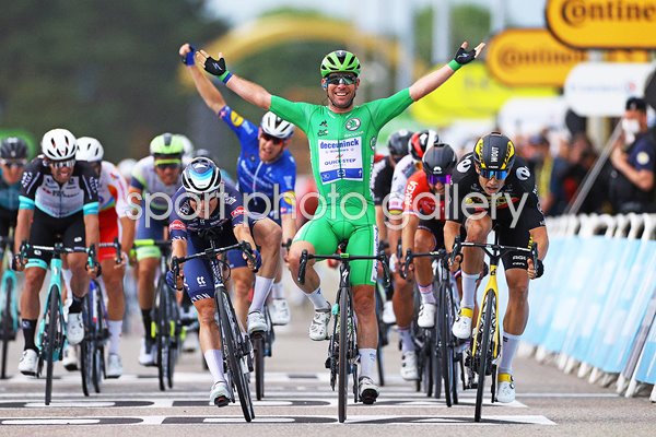 Mark Cavendish Team Deceuninck wins Stage 10 Tour de France 2021
